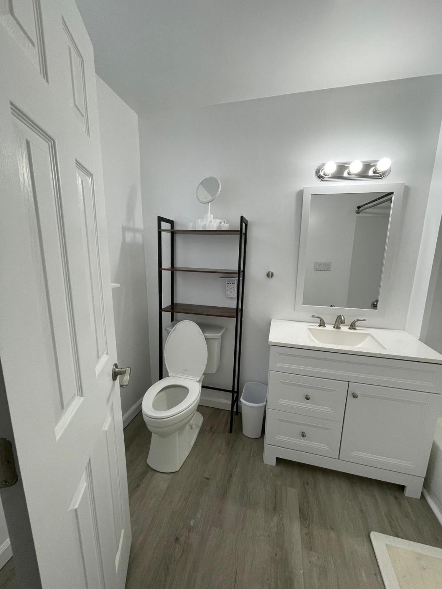 New Renovated 2 Bedroom Side *
