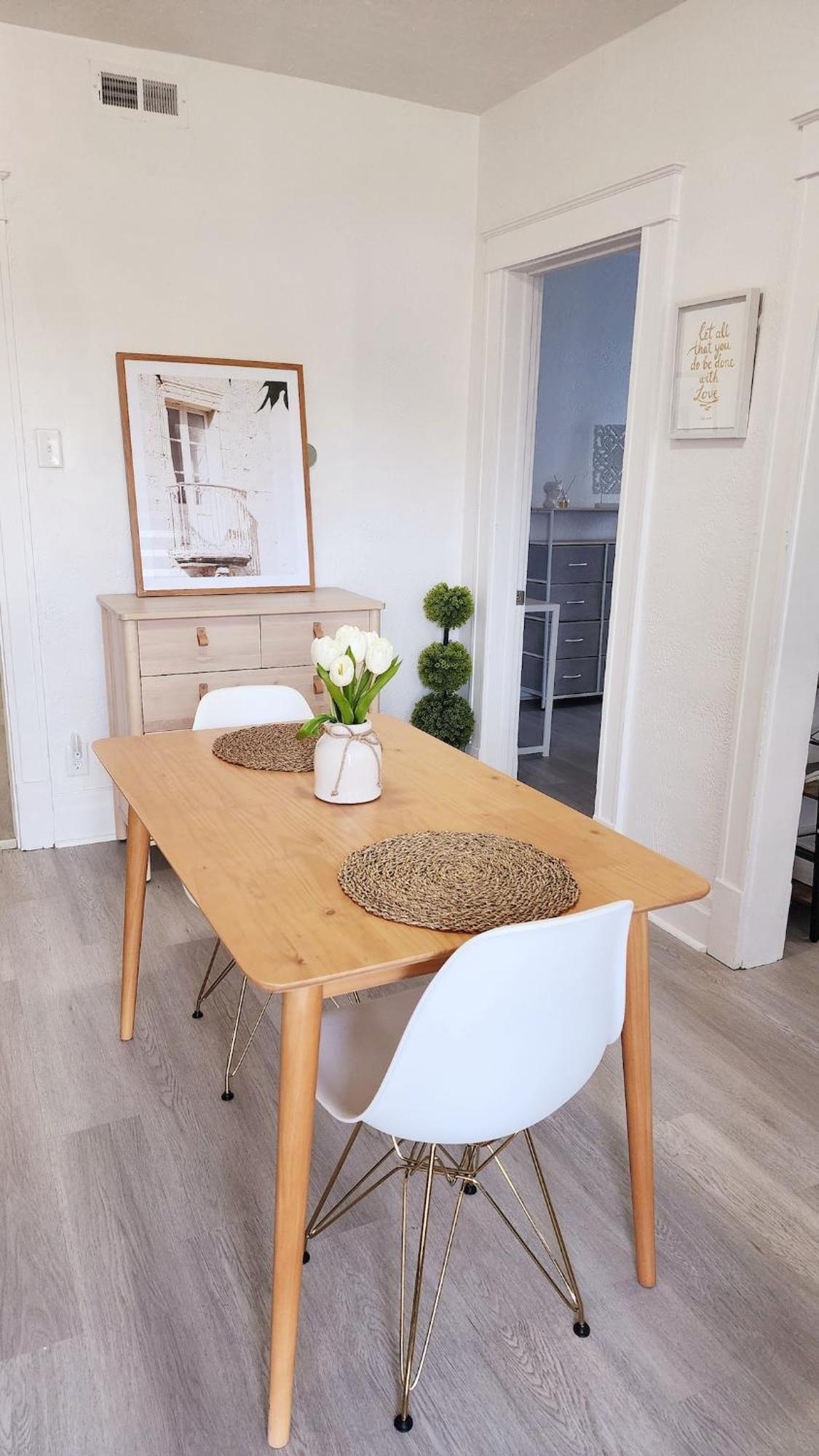 New Renovated 2 Bedroom Side Apartamento
