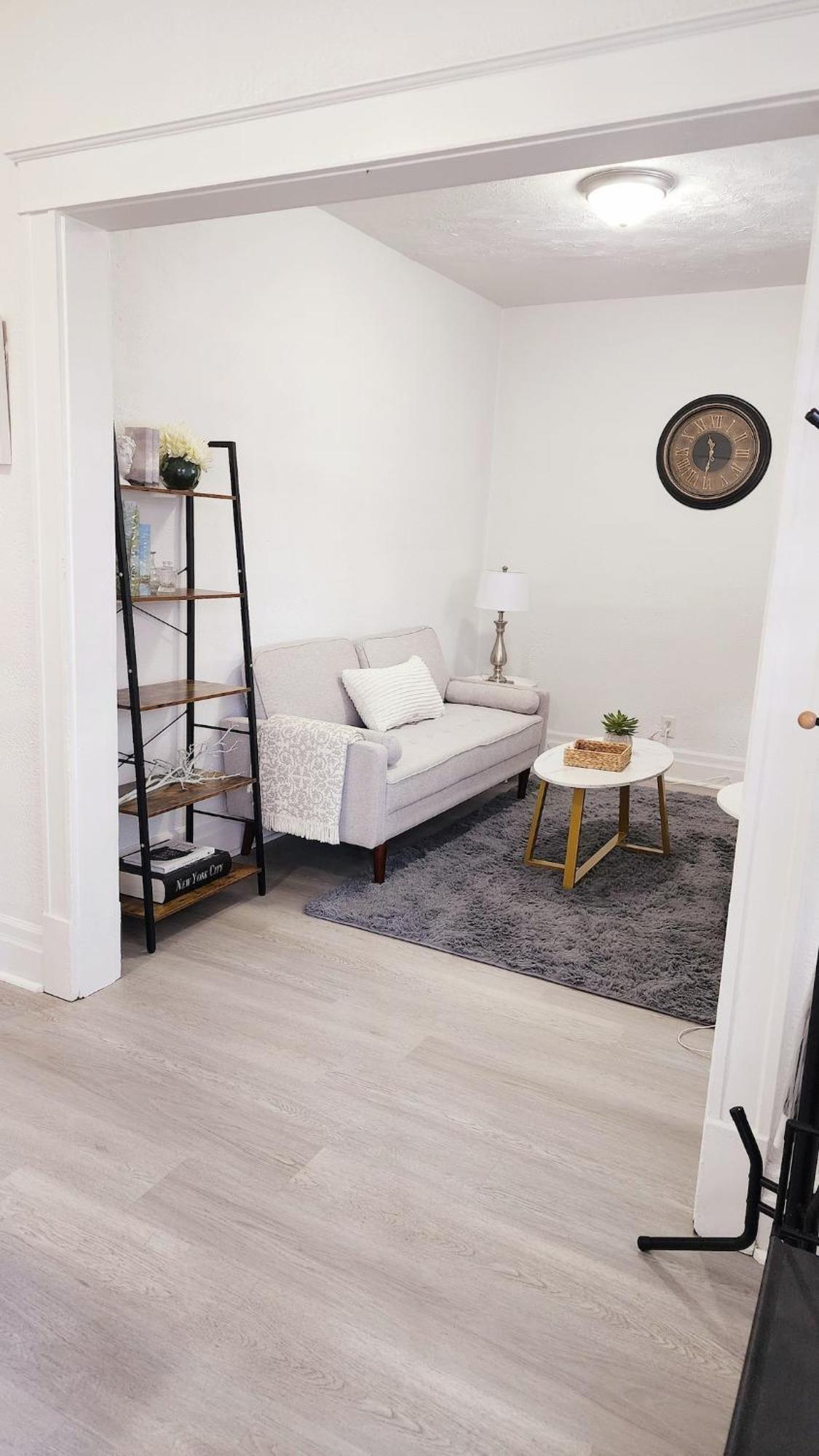 New Renovated 2 Bedroom Side